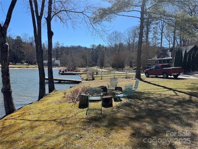 view of yard featuring a water view