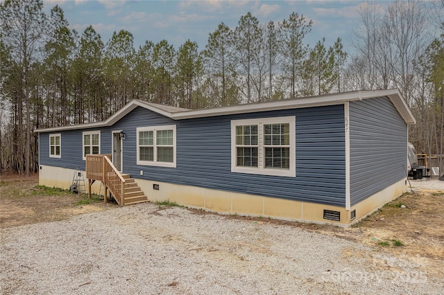 manufactured / mobile home featuring crawl space