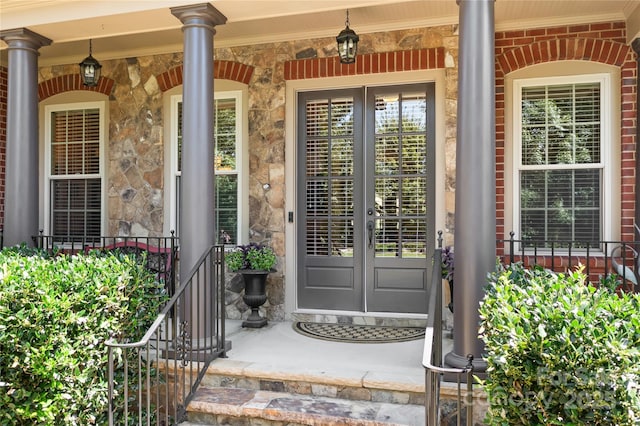 doorway to property with covered porch