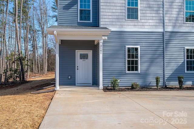 view of property entrance