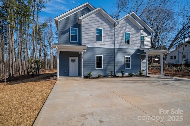 view of front of home featuring driveway