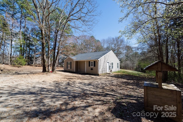 view of outbuilding