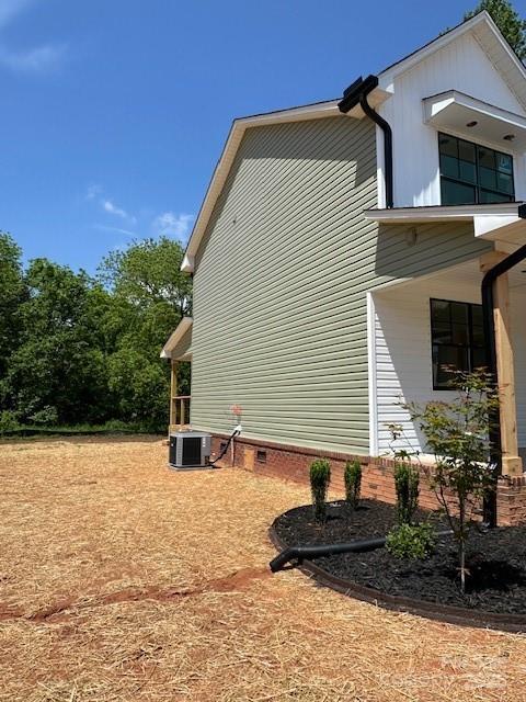 1906 Maius Dr, Conover, NC 28613 - view of side of home with crawl space