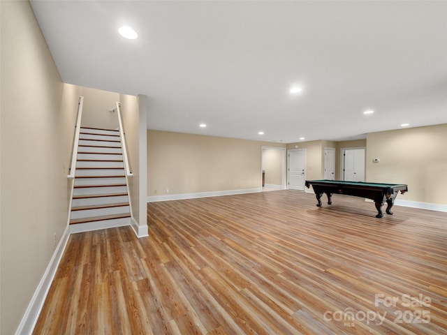 playroom featuring light wood-style floors, recessed lighting, billiards, and baseboards