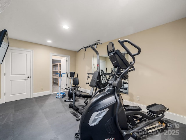 workout area with recessed lighting and baseboards