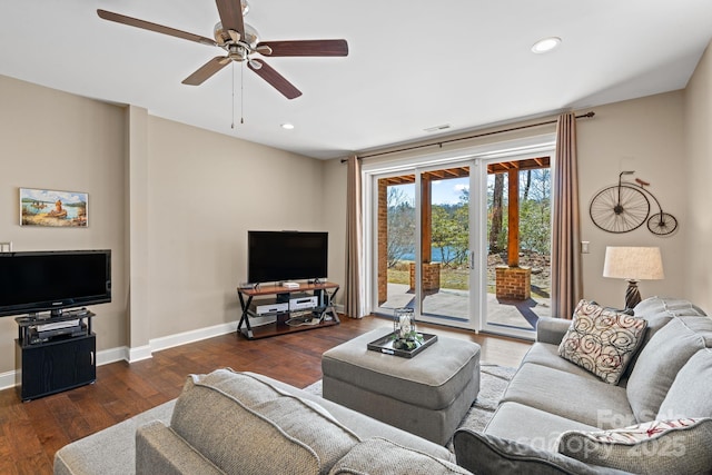 living room featuring recessed lighting, baseboards, wood-type flooring, and ceiling fan