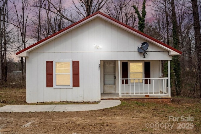 view of front of home featuring a porch