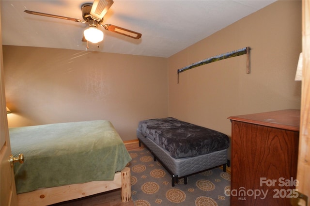 bedroom with a ceiling fan