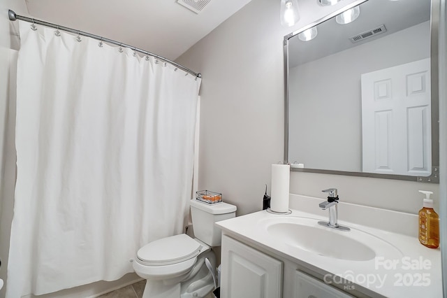 full bath with visible vents, toilet, vanity, and a shower with shower curtain