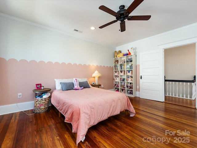 bedroom featuring visible vents, wood finished floors, recessed lighting, crown molding, and baseboards