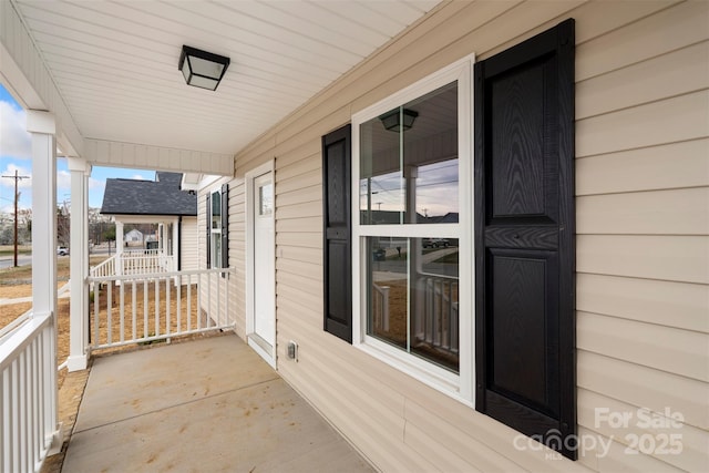 view of patio / terrace featuring covered porch