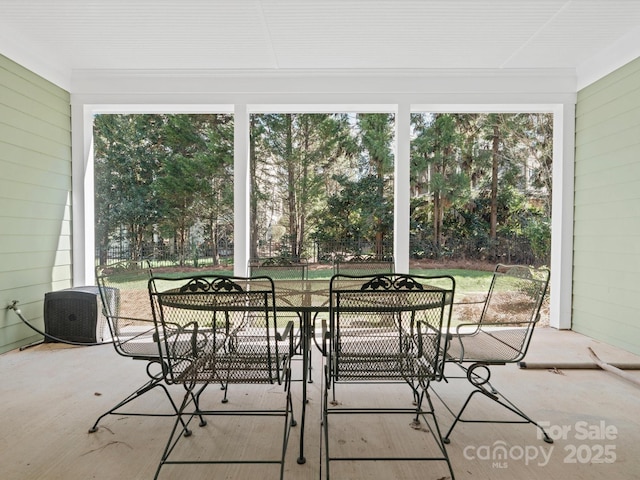 sunroom with a healthy amount of sunlight