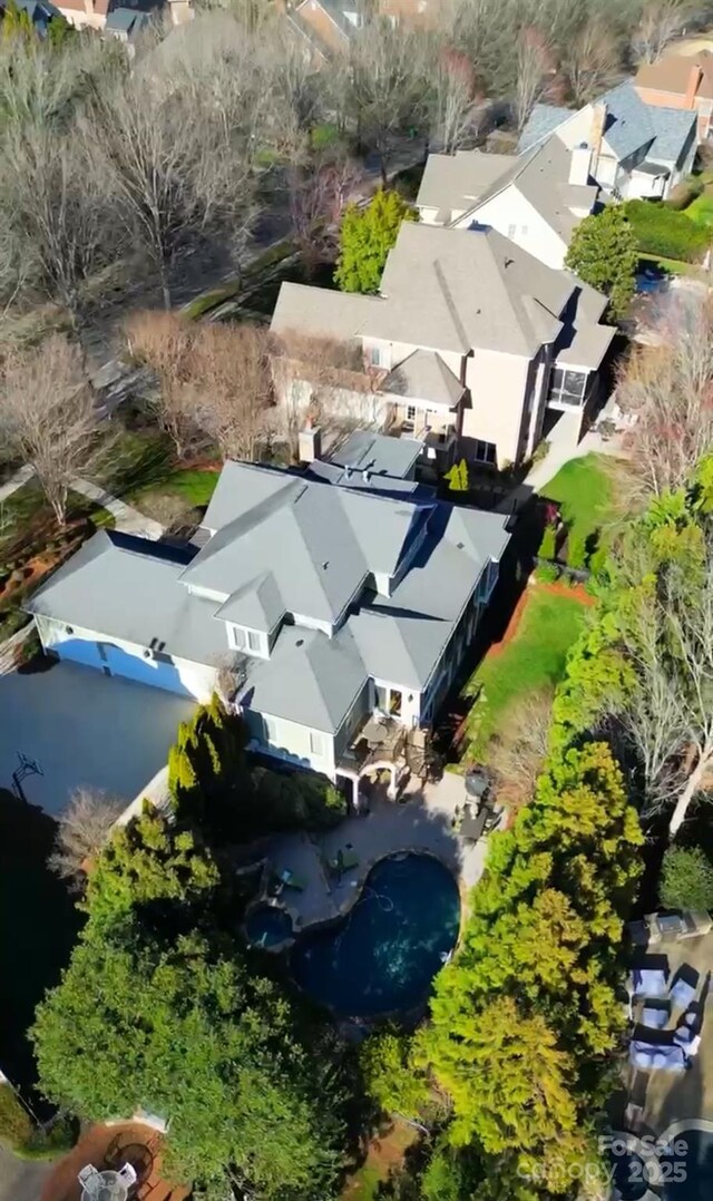 birds eye view of property featuring a residential view