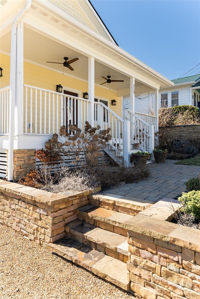 view of patio featuring covered porch and ceiling fan