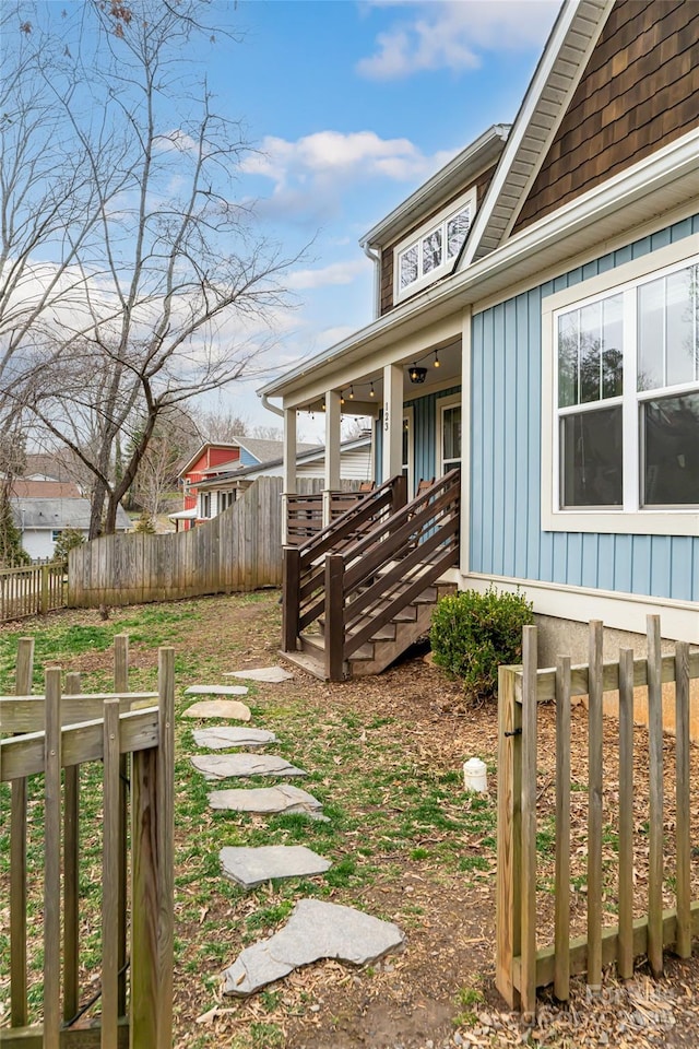 view of yard featuring fence