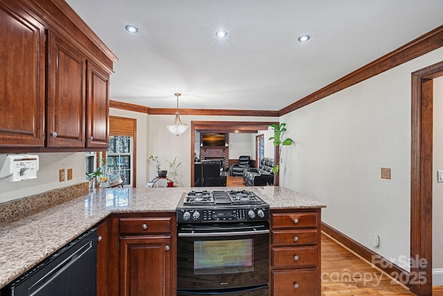 kitchen featuring black gas range, ornamental molding, dishwashing machine, a peninsula, and light wood-style floors