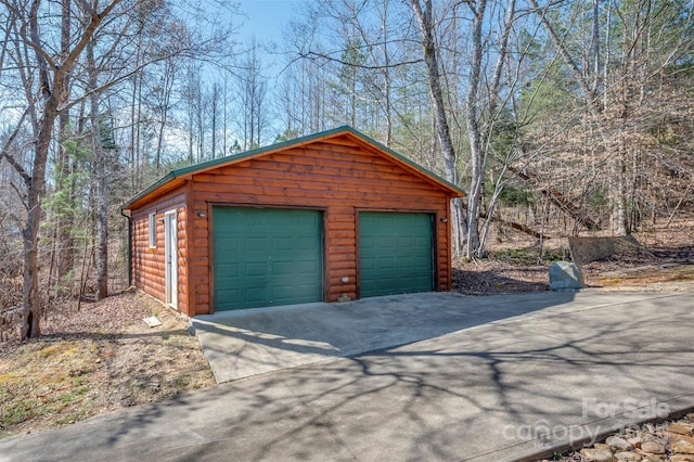 view of detached garage