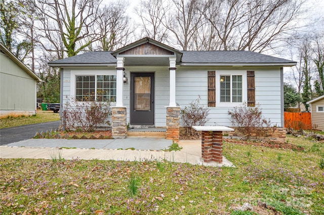 view of front of house with a front yard