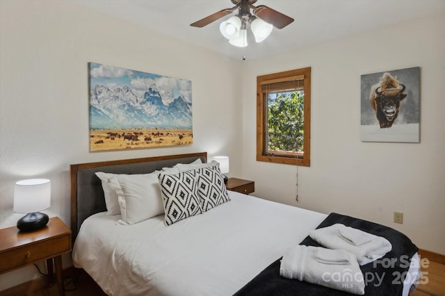 bedroom featuring a ceiling fan