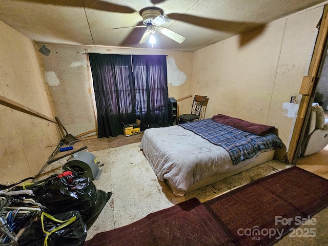 bedroom featuring ceiling fan