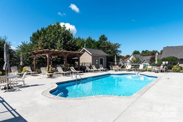 824 Wynnshire Dr Unit D, Hickory, NC 28601 - community pool with a pergola and a patio area
