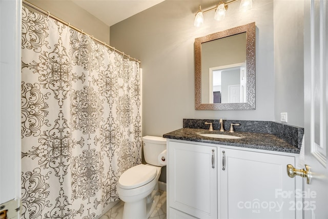 bathroom with a shower with shower curtain, toilet, and vanity