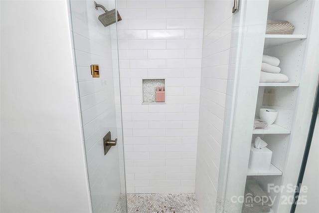 1817 Jameston Dr, Charlotte, NC 28209 - full bathroom featuring a stall shower