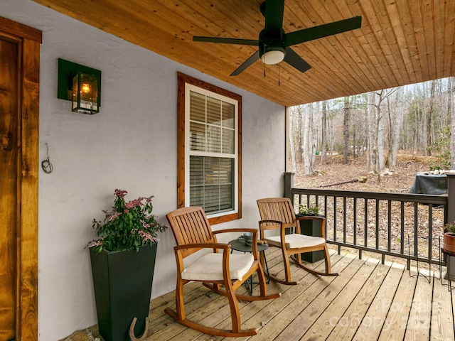 deck with a ceiling fan