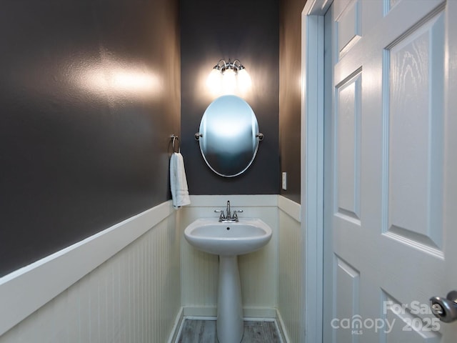 bathroom with wainscoting