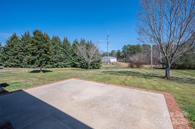 view of yard featuring a patio