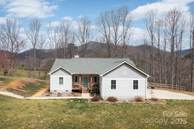 155 Parker Rd, Asheville, NC 28805 - ranch-style home featuring a porch, crawl space, fence, a front lawn, and roof with shingles