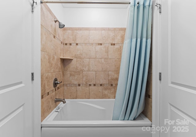 full bath with shower / bathtub combination with curtain