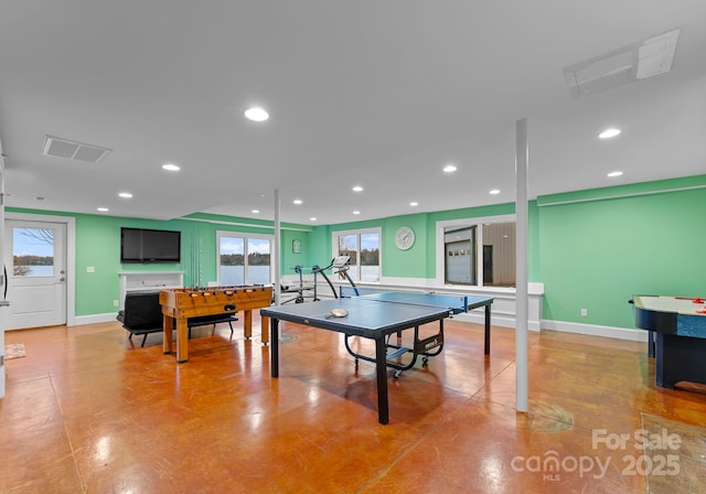 recreation room featuring recessed lighting, visible vents, and baseboards