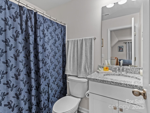 full bathroom with visible vents, curtained shower, toilet, and vanity