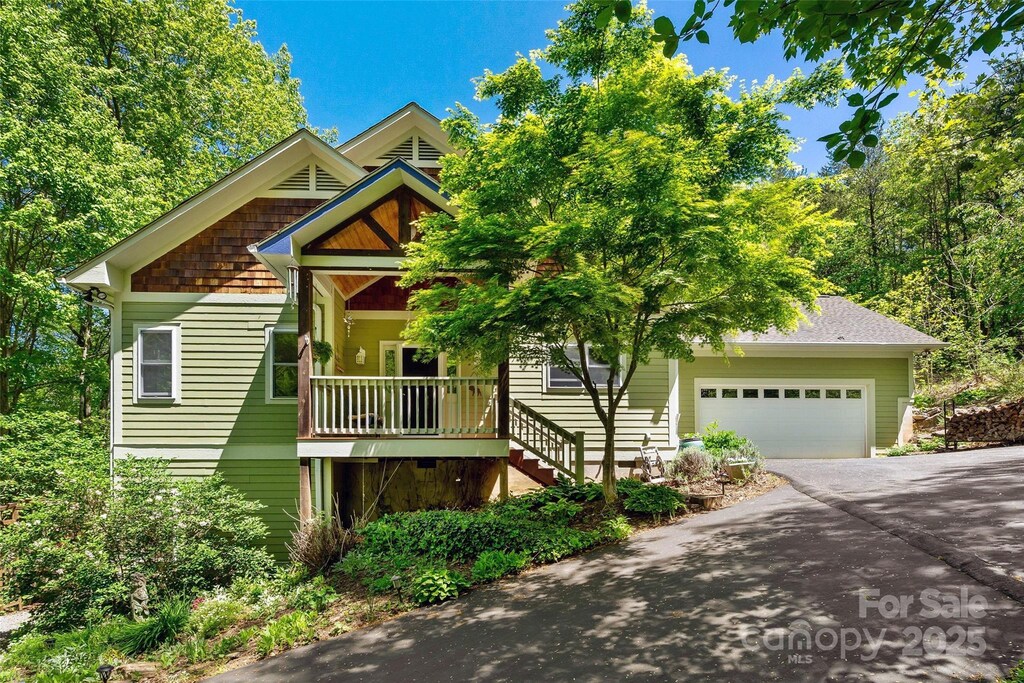 27 Hunting Lodge Dr, Black Mountain, NC 28711 - photo 1