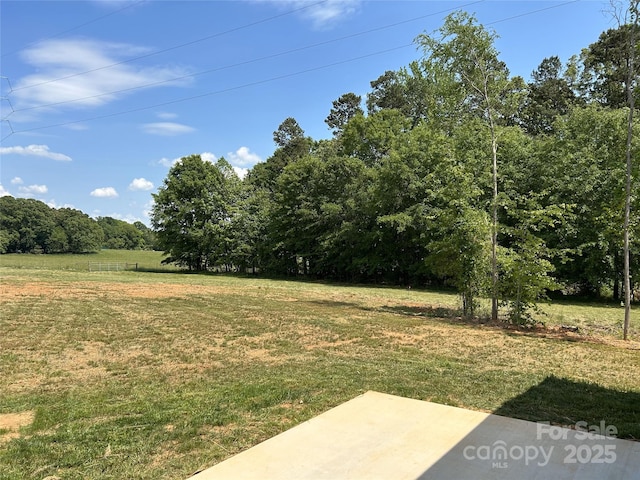 view of yard with a patio