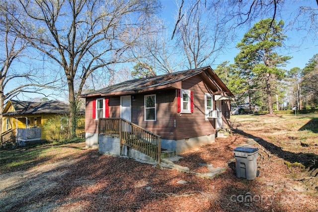 view of front facade with crawl space