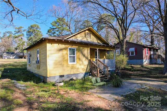 view of front of house with covered porch