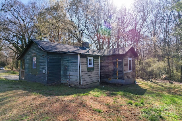 view of outbuilding