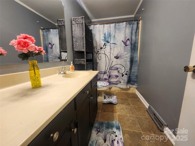 full bathroom featuring vanity, a shower with shower curtain, visible vents, crown molding, and toilet