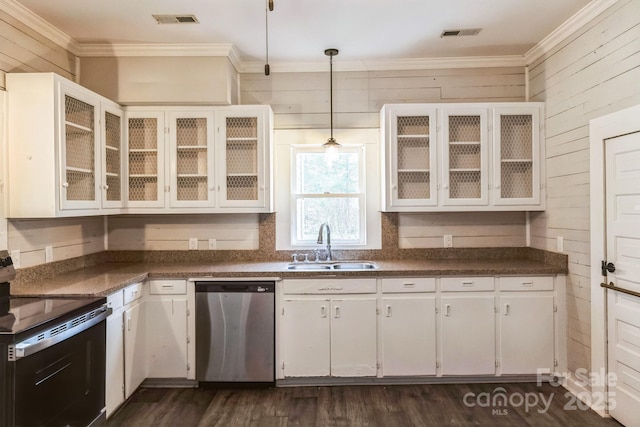 3607 Austin Rd, Monroe, NC 28112 - kitchen with visible vents, electric range, a sink, dishwasher, and crown molding