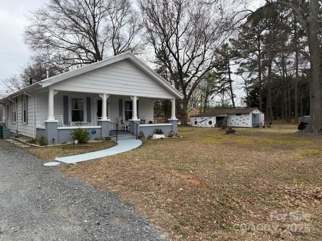 view of front facade featuring covered porch