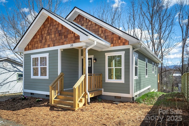 bungalow-style house with crawl space