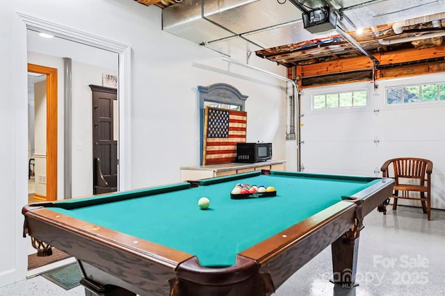 playroom featuring pool table