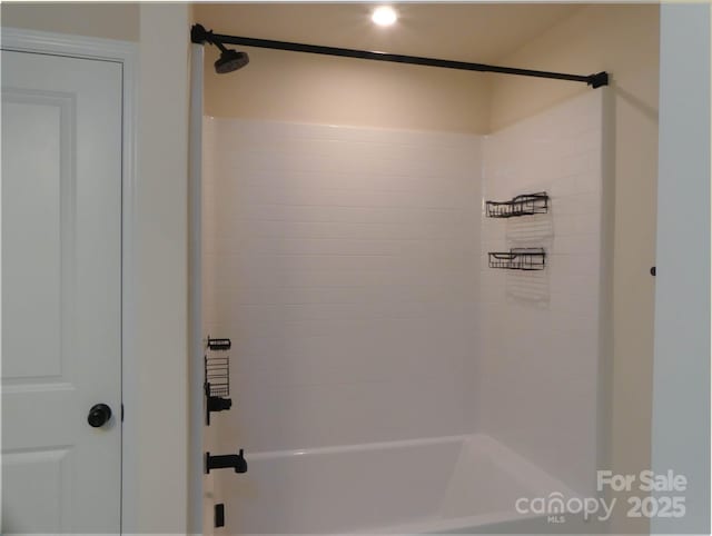 full bath featuring bathtub / shower combination