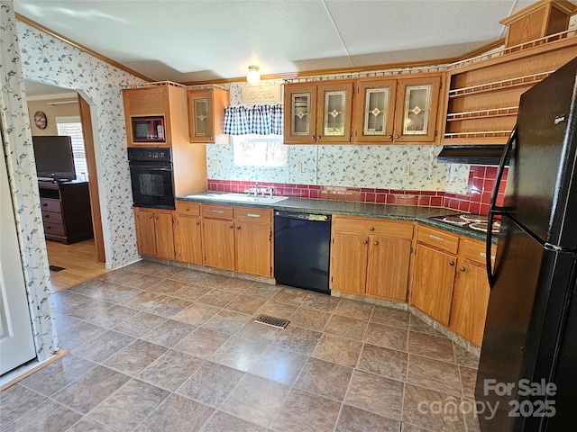 kitchen featuring visible vents, wallpapered walls, open shelves, black appliances, and dark countertops