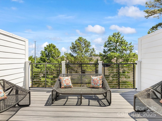 1409 Kenilworth Ave, Charlotte, NC 28203 - view of wooden terrace