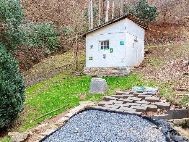 view of outdoor structure featuring an outdoor structure