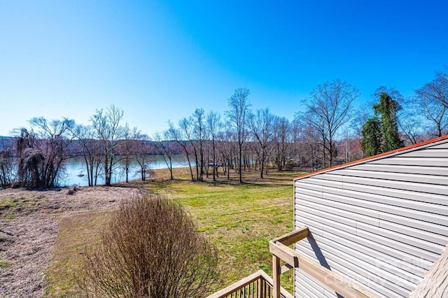 view of yard featuring a water view