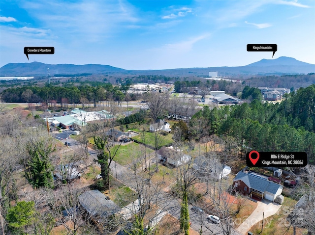 bird's eye view with a mountain view